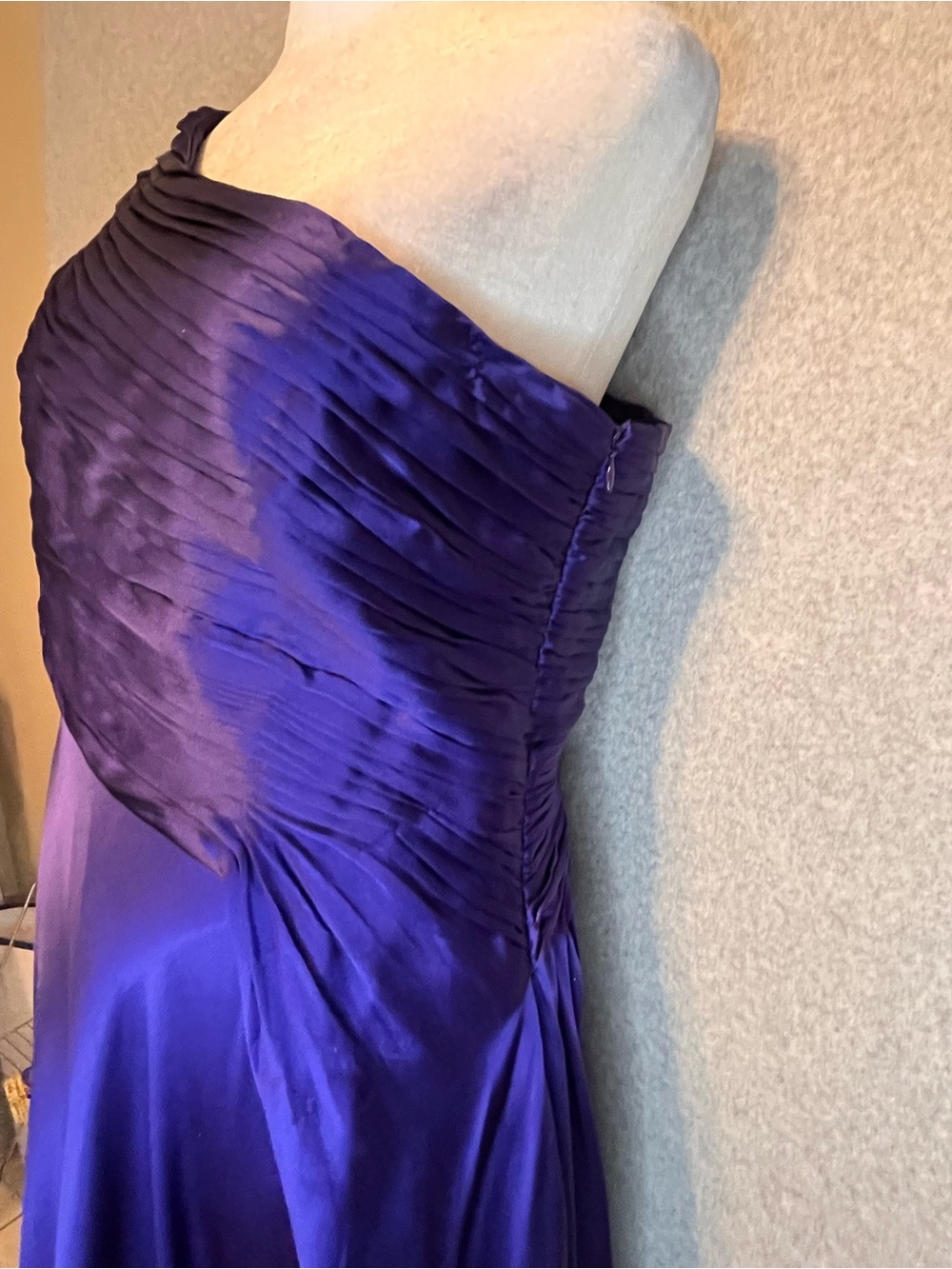 Laundry By Shelli Segal Silk One-Shoulder Maxi Evening Dress - Picture 6 of 9